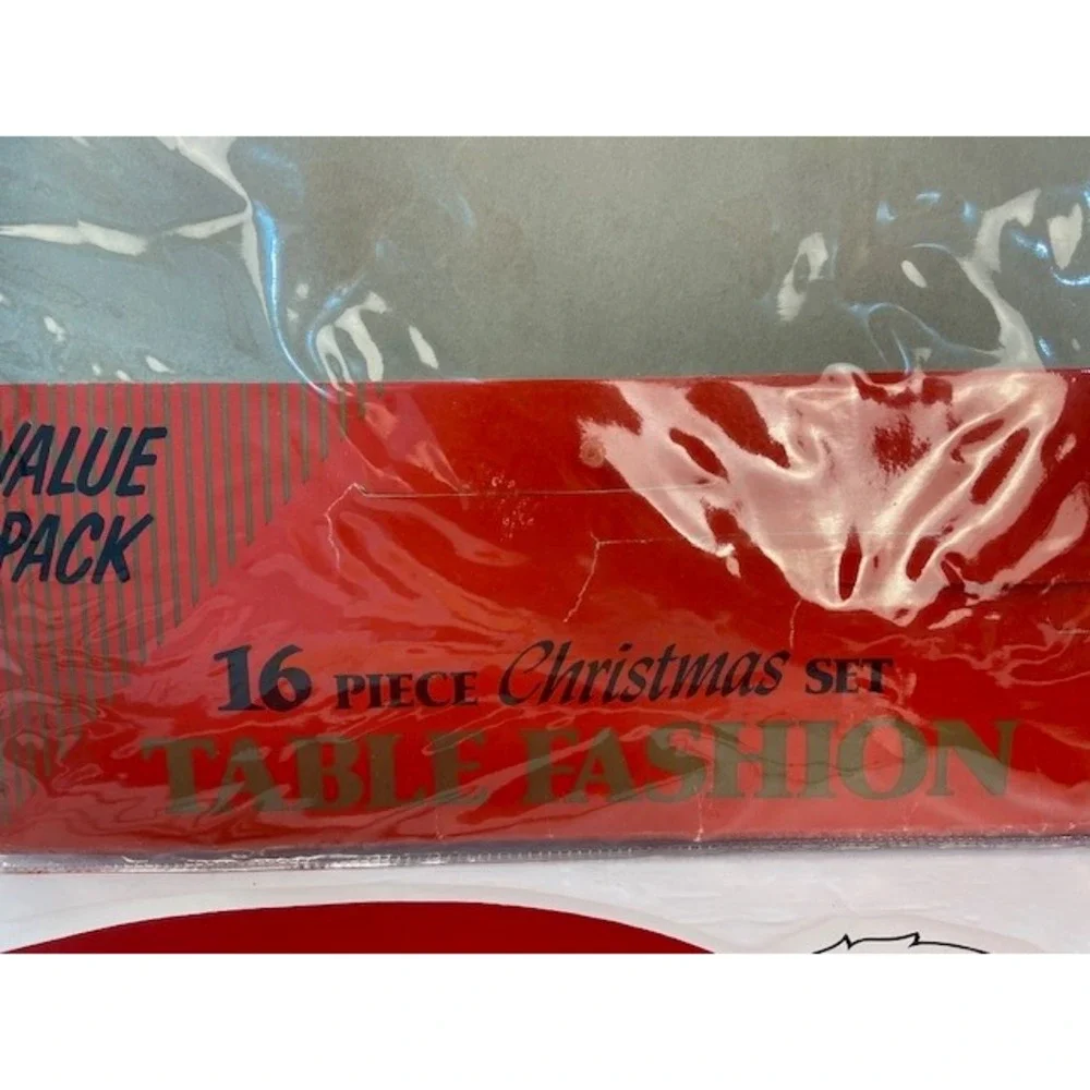 Vintage Table Fashion 12 Piece Christmas Set Santa Placemats Napkins Rings Red